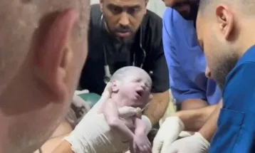 Gaza baby saved from dying mother's womb dies