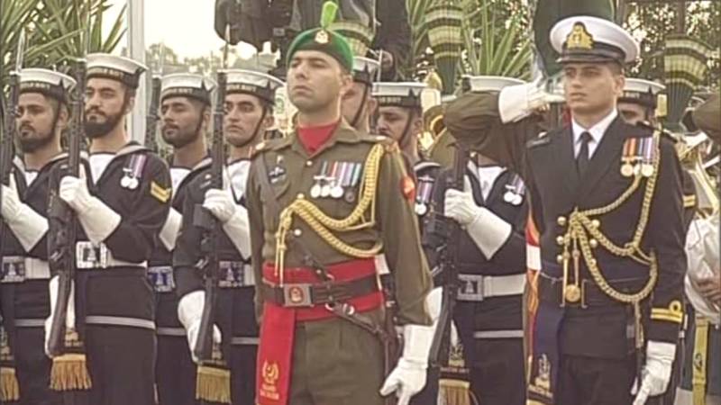 Erdogan arrives in Pakistan