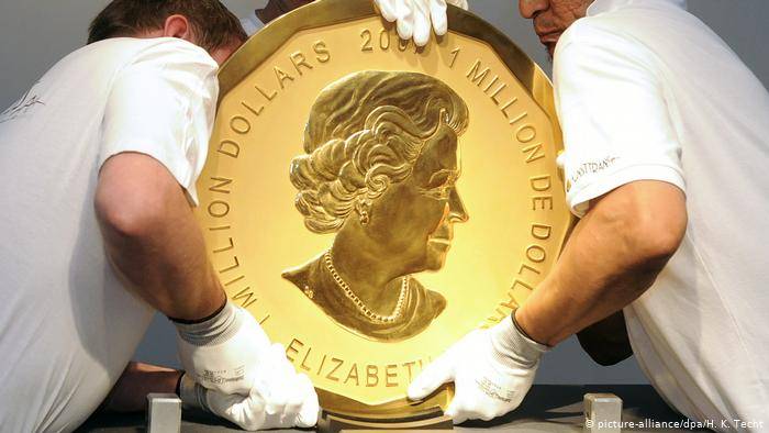 Berlin court jails three over 100-kg gold coin heist