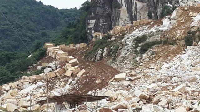 Eight die as Buner marble mine caves in