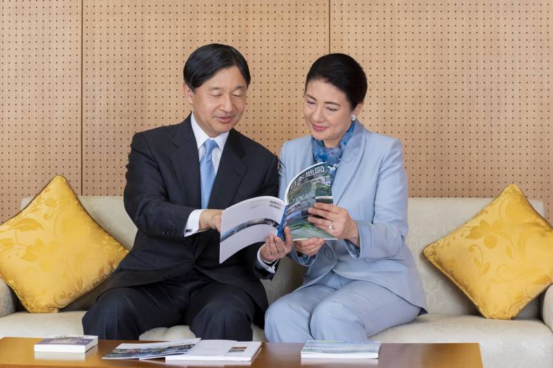 Japan emperor says ill empress has 'ups and downs'