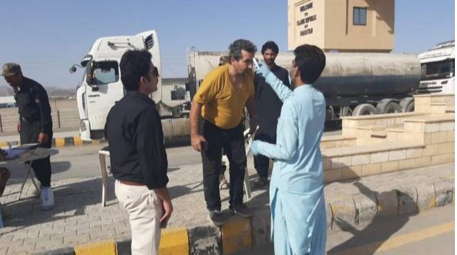 Pakistan shuts border with Iran after coronavirus spread