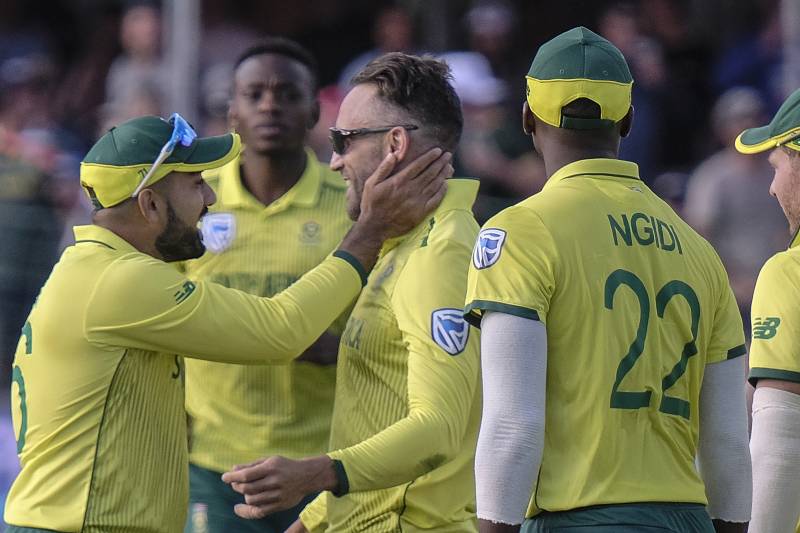 South African bowlers hold nerve to level Australia T20 series