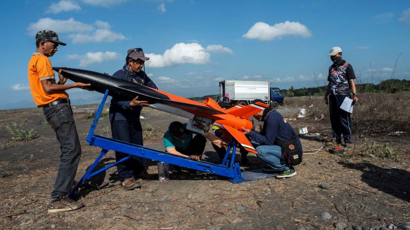 Space minnow Indonesia eyes celestial success