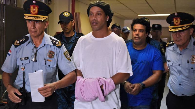 Detained Ronaldinho 'did not know' passport was fake, lawyer says