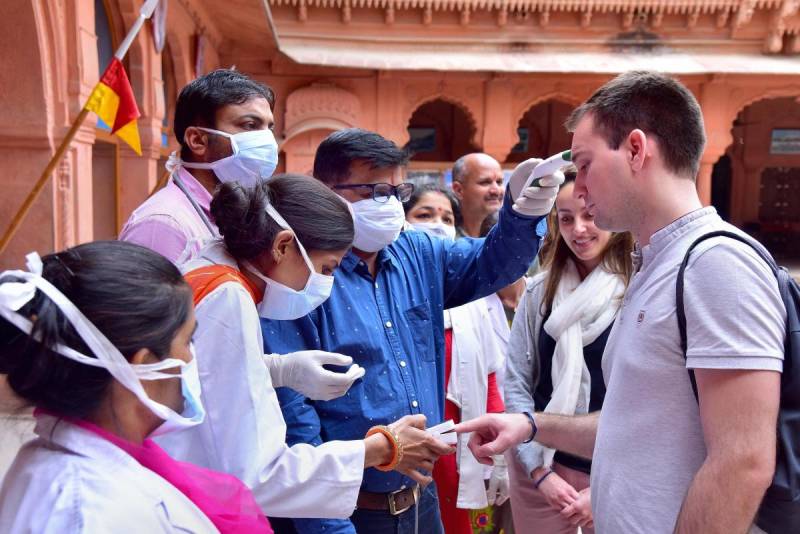 India suspends tourist visas over coronavirus
