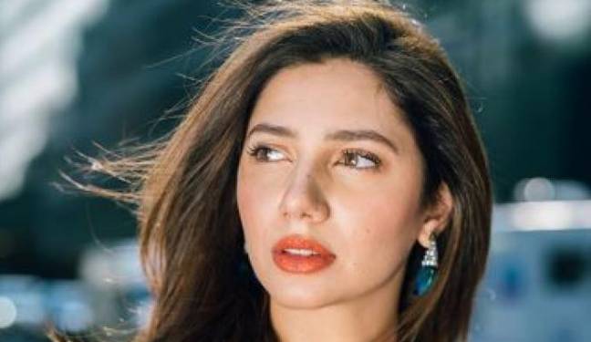 Mahira urges fans to be safe in wake of coronavirus