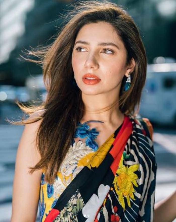 Mahira urges fans to be safe in wake of coronavirus