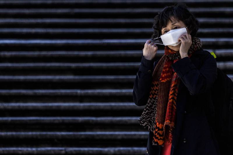 Italy reports 651 new virus deaths, toll nears 5,500