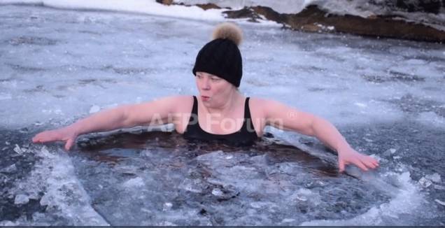 These Icelanders skip the hot springs for ice baths