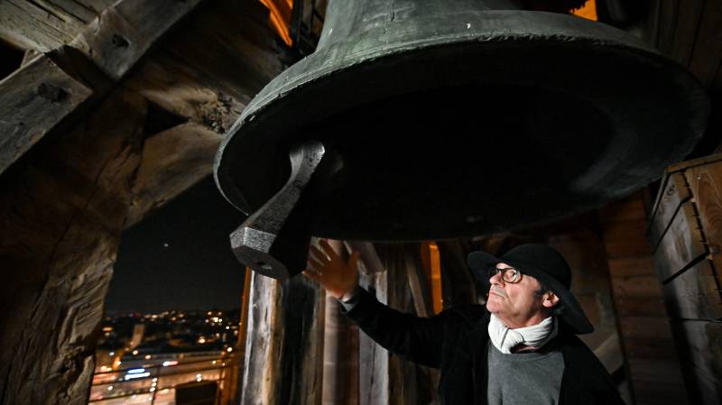 Lausanne rings 16th-century warning bell for virus