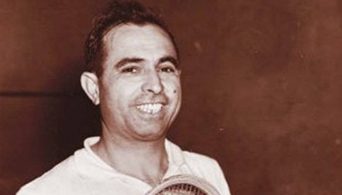 Pakistan’s squash legend Azam Khan dies of coronavirus in UK