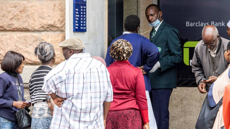 Zimbabwe begins coronavirus lockdown
