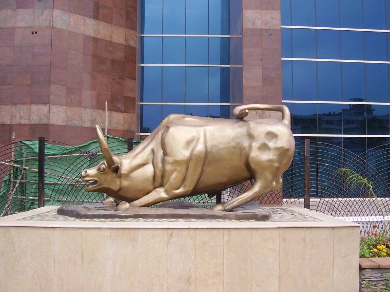 Bulls dominate Pakistan Stock Exchange