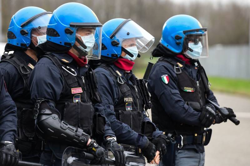 Officer in Italian PM's security detail dies of virus