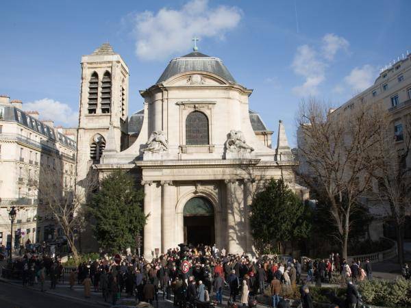 Police catch Paris church holding secret Easter service