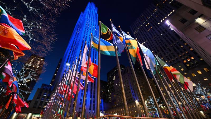 New York, New York' rings out across Big Apple to honor medical workers