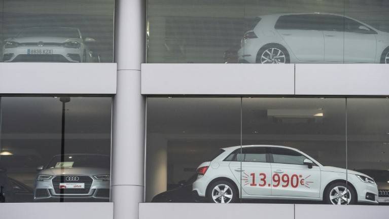 Virus lockdowns send European car sales down 55 percent