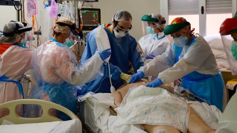 Spain's virus death toll tops 22,000