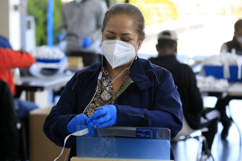 Fighter jets fly over New York to honour health workers battling virus