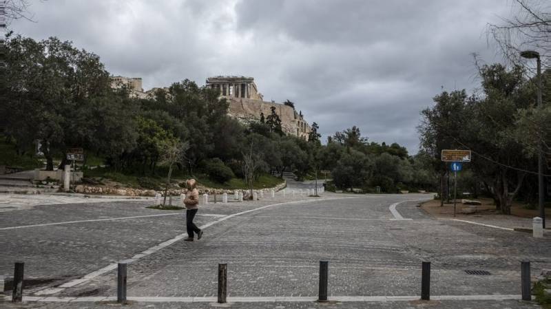 Greece to gradually ease virus lockdown