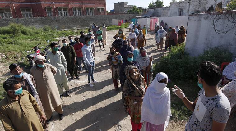 Pakistan Covid-19 cases reach 56,349 with 34 more deaths