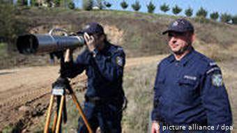 Greece to bolster patrols on border with Turkey