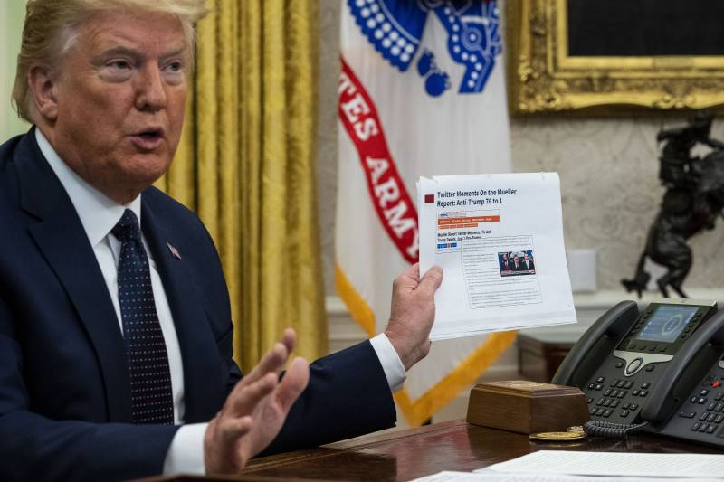 Trump signs order targeting social media giants
