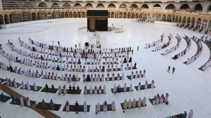 Saudi virus cases top 100,000 with new spike ahead of the Hajj