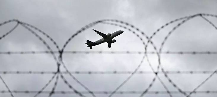 Airlines improvise gradual liftoff as lockdowns ease
