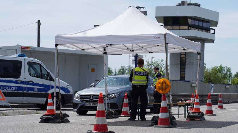 Germany extends non-EU travel warning to Aug 31