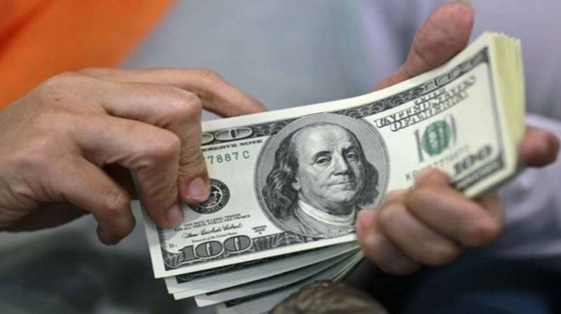 Overseas Pakistanis sent home record $2.5b in June