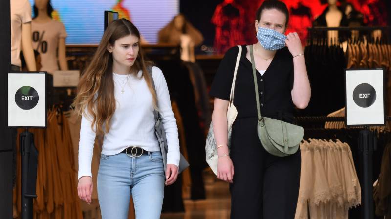 UK in U-turn as it makes facemasks mandatory in shops