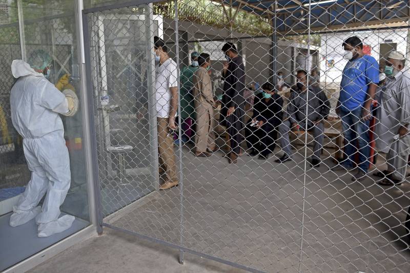 Pakistan records sharp decline in corona cases