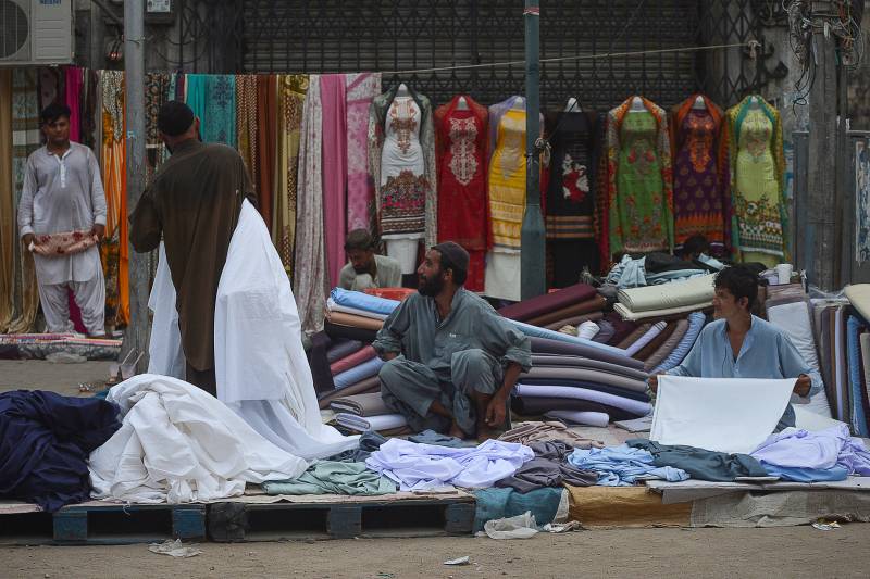 Under-check coronavirus claims 35 more lives in Pakistan