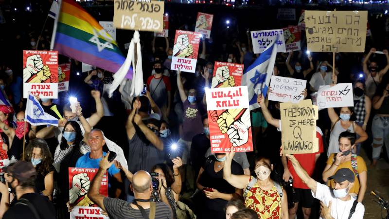 Thousands demand Netanyahu resign over virus handling