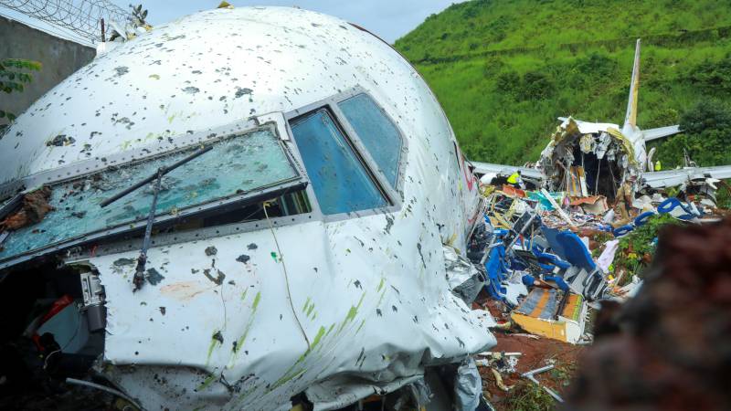 Investigators find black boxes from Indian plane crash