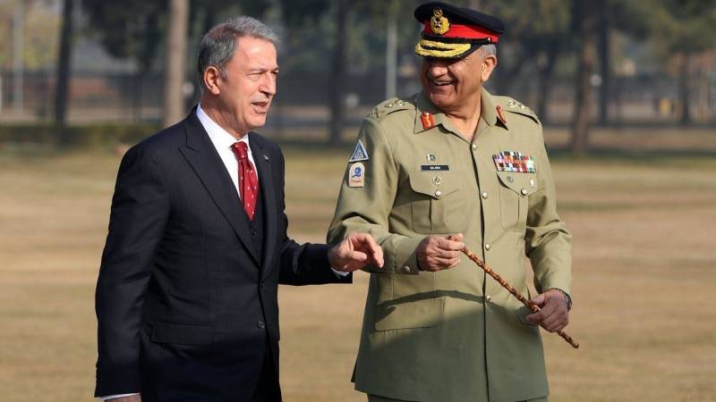 Turkey’s Defence Minister calls on COAS