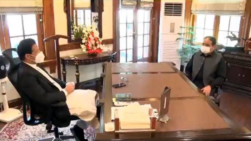Buzdar briefs PM Imran on prices, smog issues