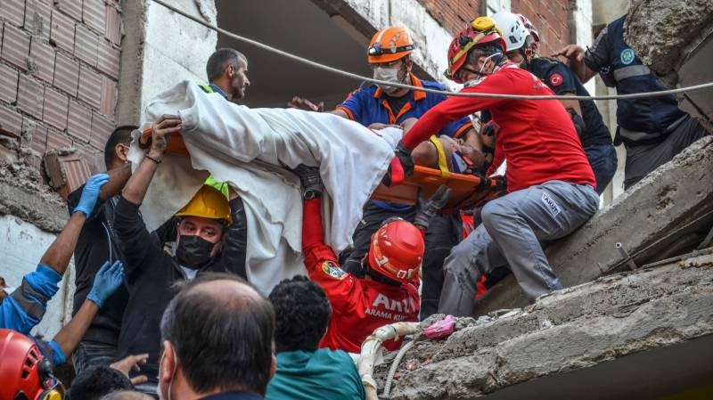 22 dead, buildings collapse as major quake hits Turkey, Greece