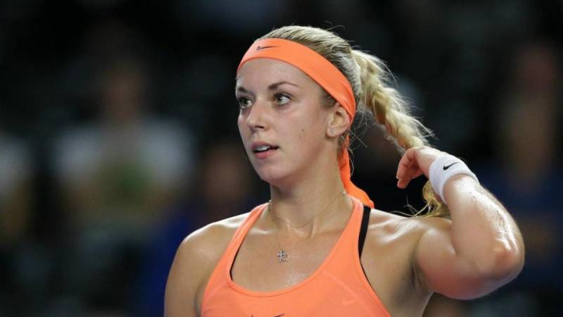 Lisicki faces 'long road back' after serious knee injury