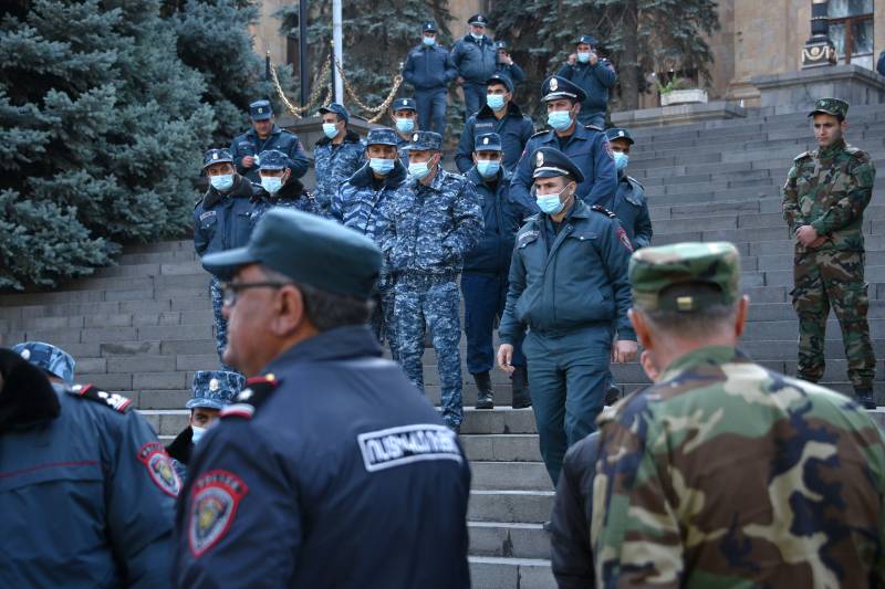 Russian peacekeepers head to Nagorno-Karabakh after peace deal