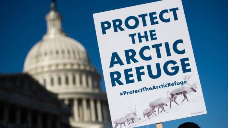 US to seek bids on Arctic oil leases 