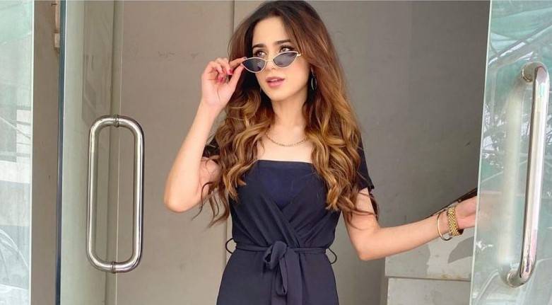 Singer Aima Baig launches Youtube channel