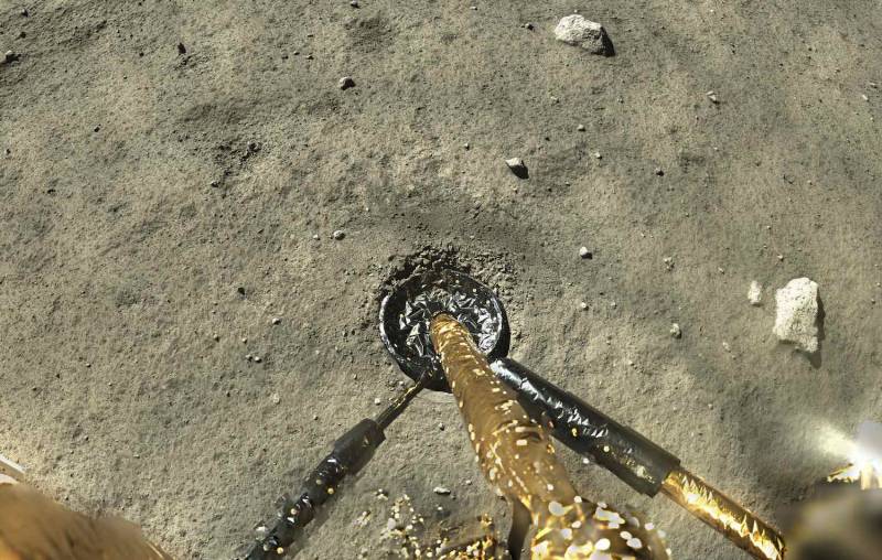 Chinese lunar probe on way back to Earth: state TV