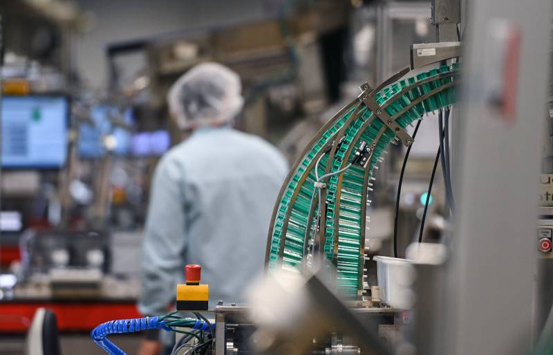 German factory races to churn out Covid-19 syringes