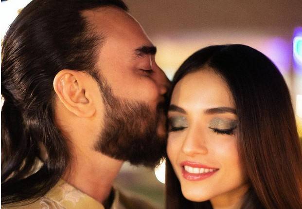 Cute pictures from mayoun of supermodel Javeriya Hanif