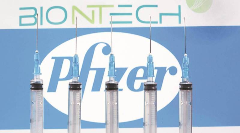 US nurse contracts coronavirus after getting Pfizer vaccine shot