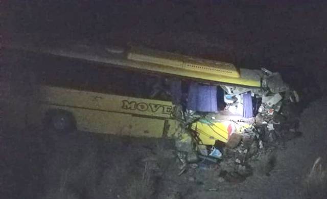 15 perish in road crash near Uthal