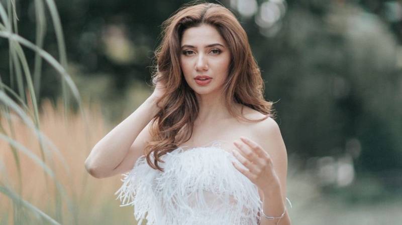 Mahira Khan’s ‘Pawri Ho Rahi Ha’ video takes internet by storm 